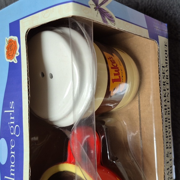 Luke's Diner Gilmore Girls Ceramic Salt & Pepper Shaker Set, New With Tags - Picture 5 of 11